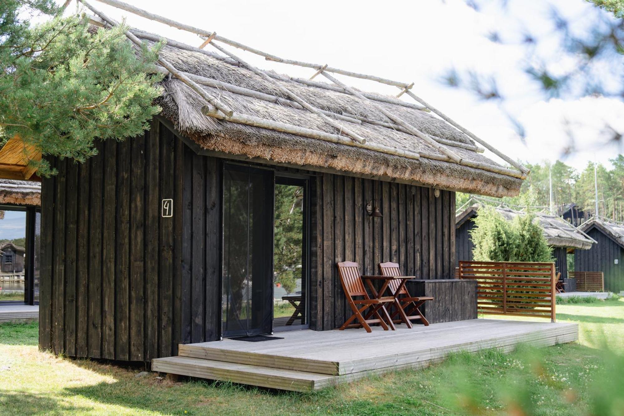 Peterzens Boathouse Villa Laupunen Exterior photo